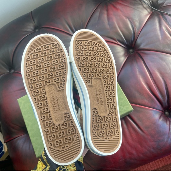 NIB Authentic Gucci Supreme H2O Floral
Tennis Sneaker - Picture 5 of 6